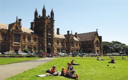申请澳洲墨尔本大学需要什么材料呢？