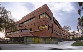 美国Essay代写霍夫斯特拉大学：公共信息